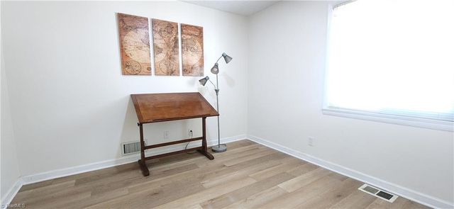 127 Lamplighter Circle, Winston-salem, NC 27104