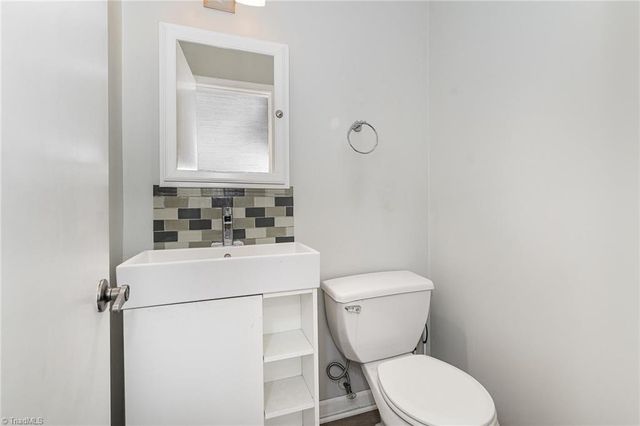 127 Lamplighter Circle, Winston-salem, NC 27104