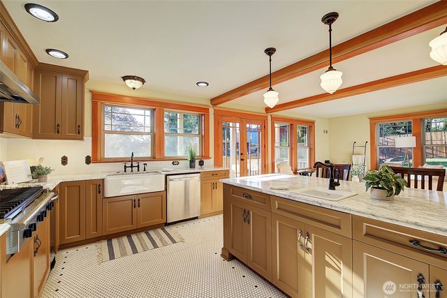 311 NE 117th Street, Seattle, WA 98125