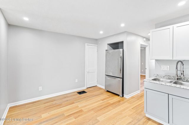 4009 W Main St, Louisville, KY 40212