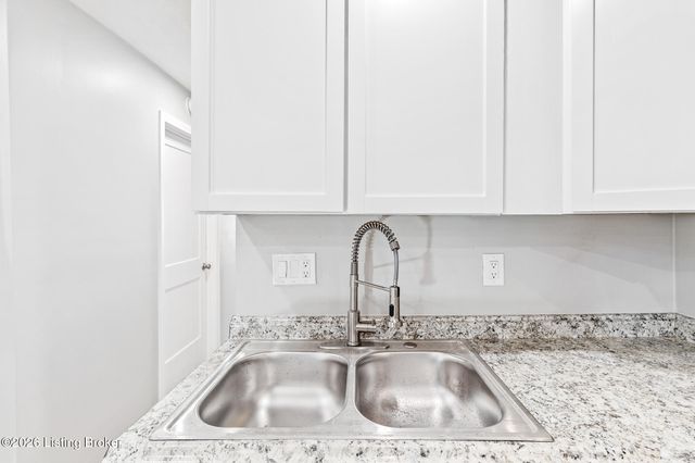 4009 W Main St, Louisville, KY 40212