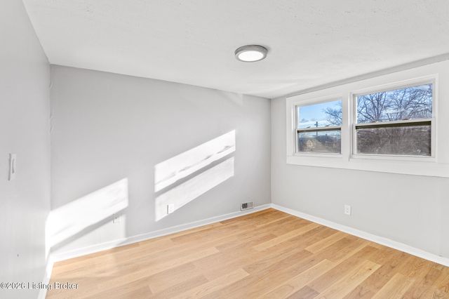 4009 W Main St, Louisville, KY 40212