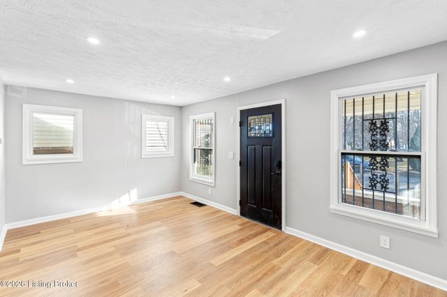 4009 W Main St, Louisville, KY 40212