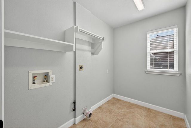913 Chapel Drive, Denton, TX 76205