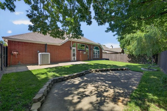 913 Chapel Drive, Denton, TX 76205