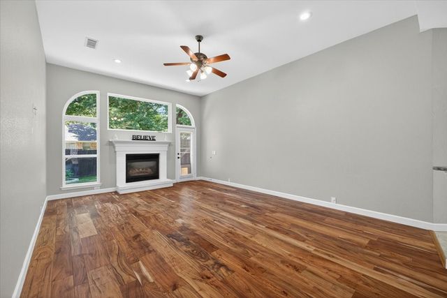 913 Chapel Drive, Denton, TX 76205