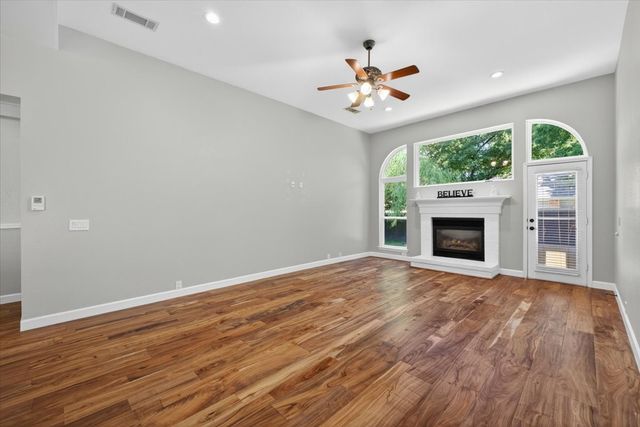 913 Chapel Drive, Denton, TX 76205