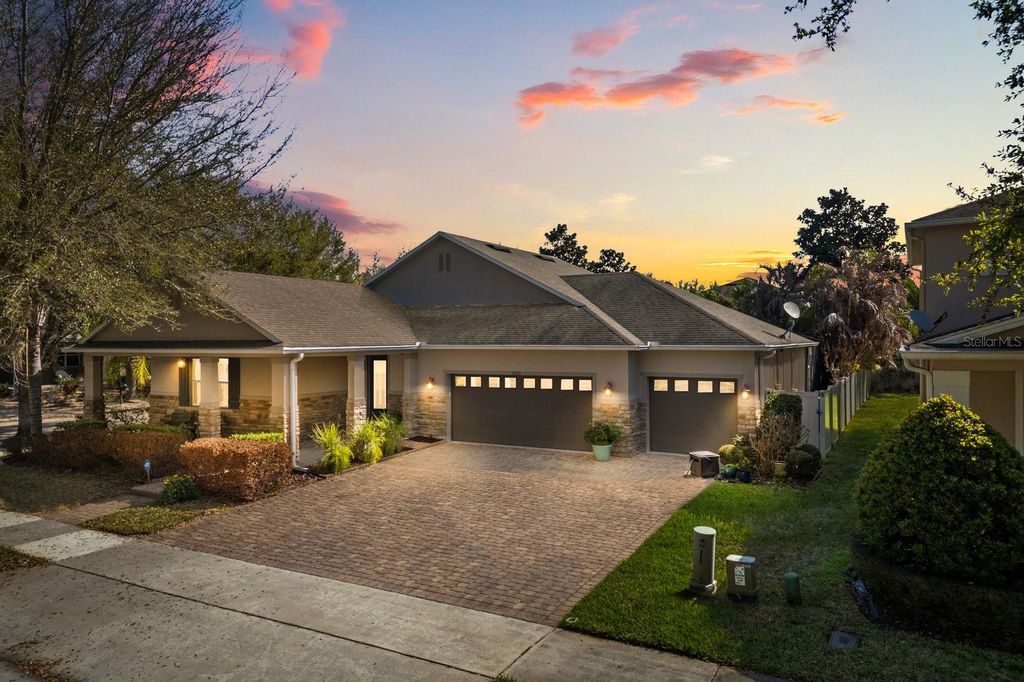 Image 2 of property listing at 11920 VERRAZANO DRIVE, Orlando, FL 32836