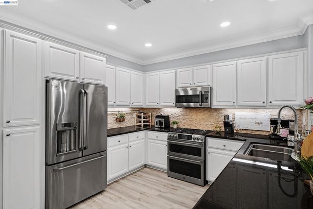 2608 Intrigue Ln, Brentwood, CA 94513