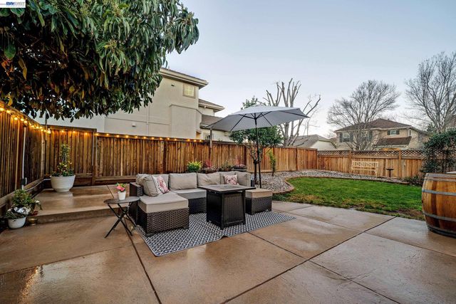 2608 Intrigue Ln, Brentwood, CA 94513