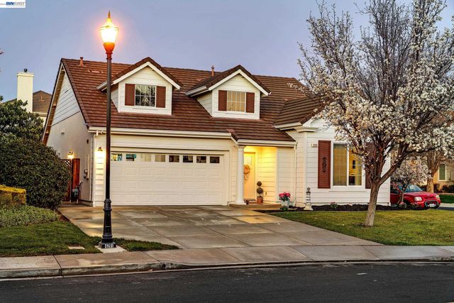 2608 Intrigue Ln, Brentwood, CA 94513