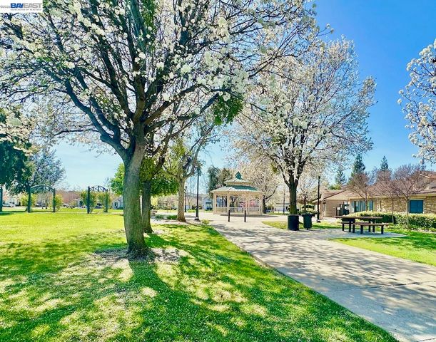 2608 Intrigue Ln, Brentwood, CA 94513