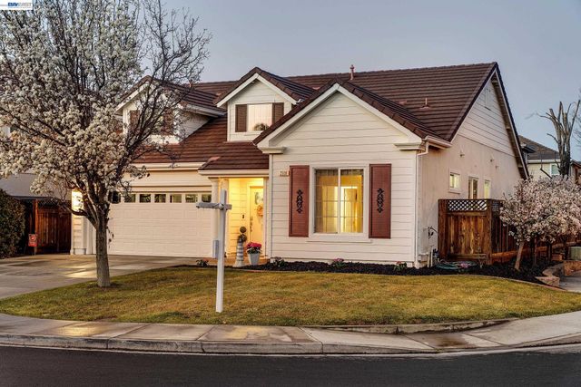 2608 Intrigue Ln, Brentwood, CA 94513