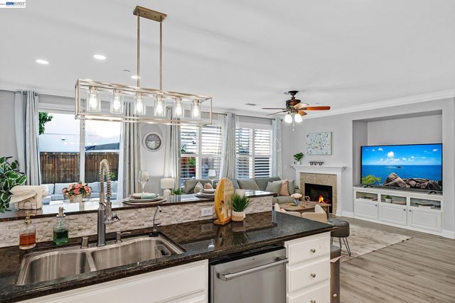 2608 Intrigue Ln, Brentwood, CA 94513