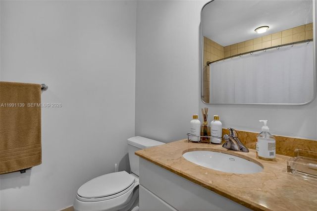 801 Brickell Key Blvd 2502, Miami, FL 33131