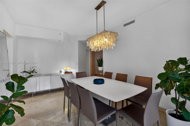 801 Brickell Key Blvd 2502, Miami, FL 33131