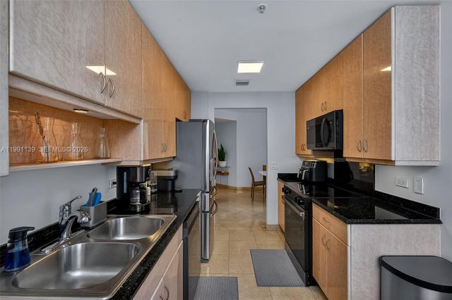 801 Brickell Key Blvd 2502, Miami, FL 33131