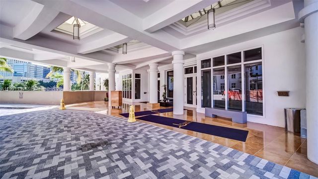 801 Brickell Key Blvd 2502, Miami, FL 33131