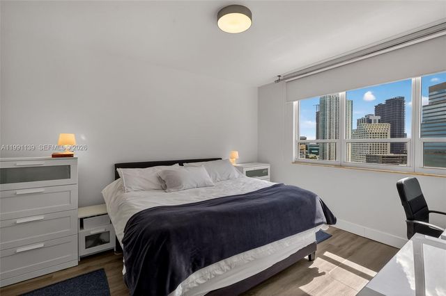 801 Brickell Key Blvd 2502, Miami, FL 33131