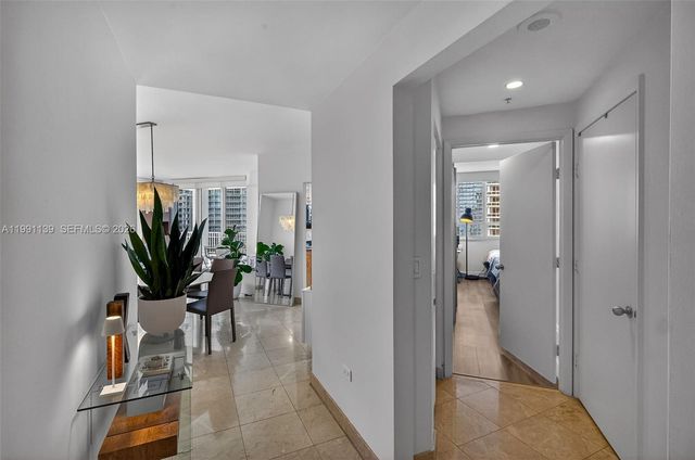 801 Brickell Key Blvd 2502, Miami, FL 33131