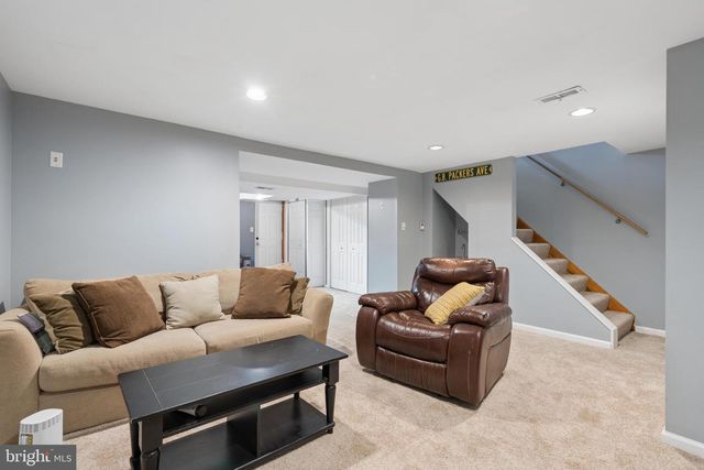 150 HOPKINS RD, Baltimore, MD 21212