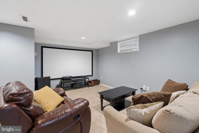 150 HOPKINS RD, Baltimore, MD 21212