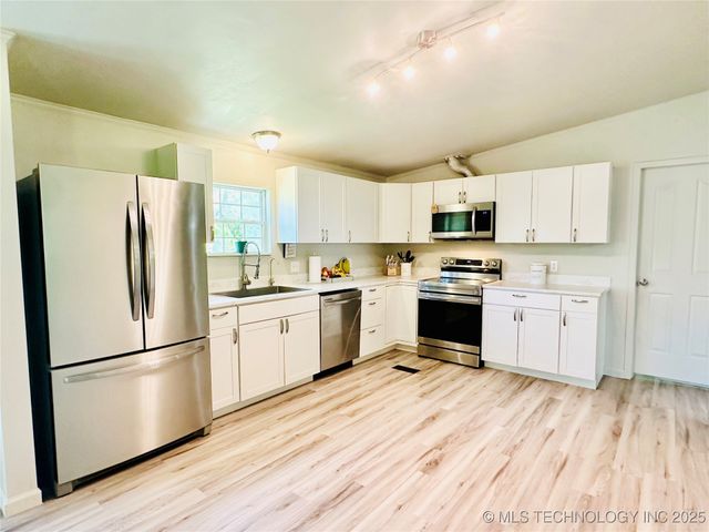 58310 County Road 520, Rose, OK 74364