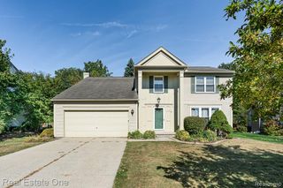 619 Whitney Drive, Rochester Hills, MI 48307
