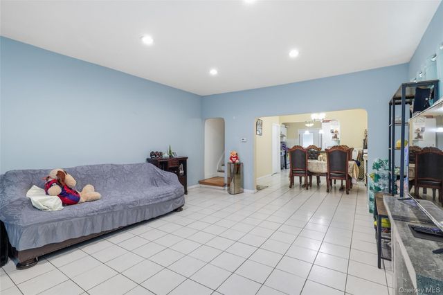 140 E Pine Street, Long Beach, NY 11561