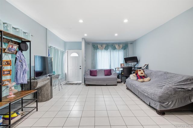 140 E Pine Street, Long Beach, NY 11561