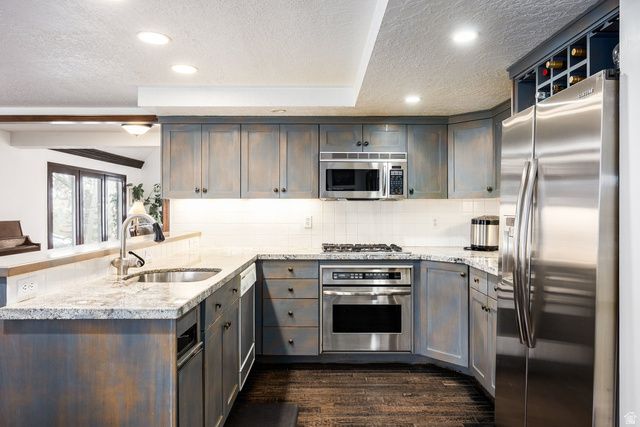 1908 E BAYWOOD DR, Salt Lake City, UT 84117