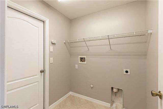 2904 NW 5th PL, Cape Coral, FL 33993