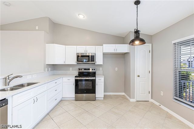 2904 NW 5th PL, Cape Coral, FL 33993