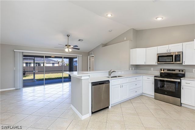 2904 NW 5th PL, Cape Coral, FL 33993