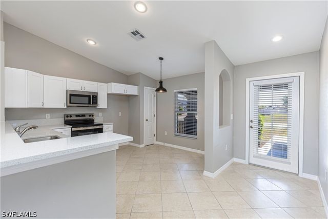 2904 NW 5th PL, Cape Coral, FL 33993