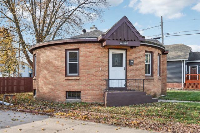 1209 Walton AVENUE, Racine, WI 53402