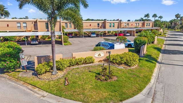225 COUNTRY CLUB DRIVE B221, Largo, FL 33771