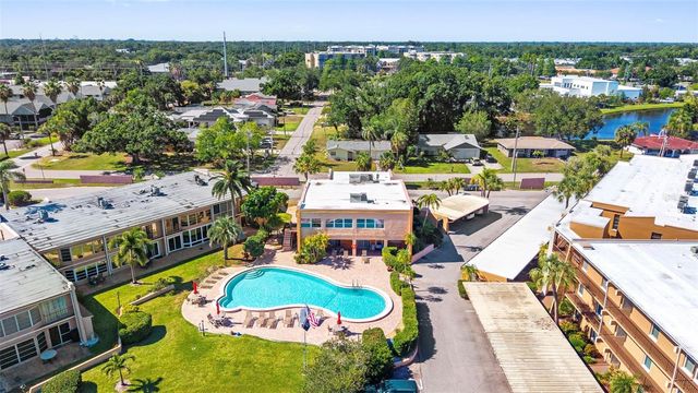 225 COUNTRY CLUB DRIVE B221, Largo, FL 33771