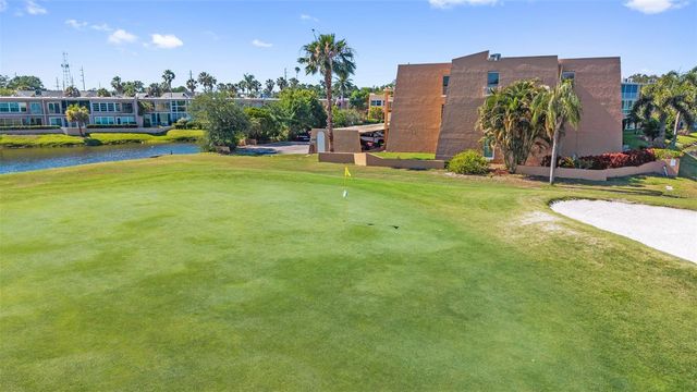225 COUNTRY CLUB DRIVE B221, Largo, FL 33771
