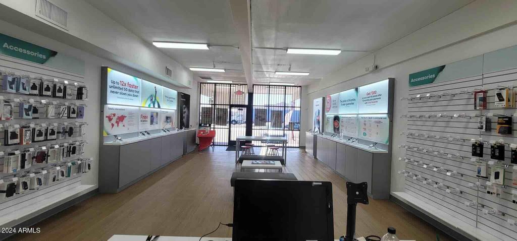 0000 W XXXXXXX Avenue, Phoenix, AZ 85018 — exterior