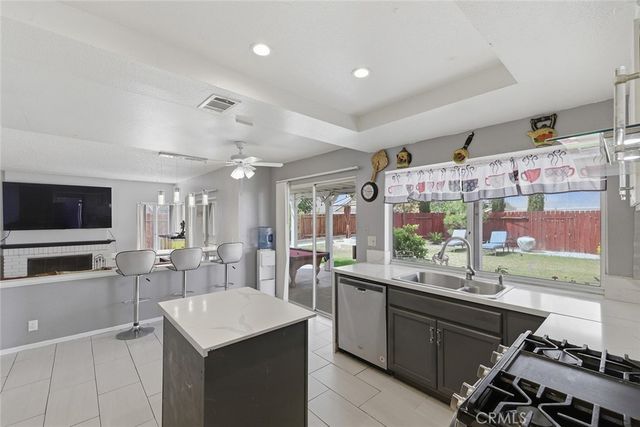 3329 Rollingridge Avenue, Palmdale, CA 93550