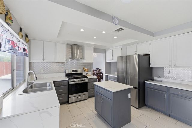 3329 Rollingridge Avenue, Palmdale, CA 93550