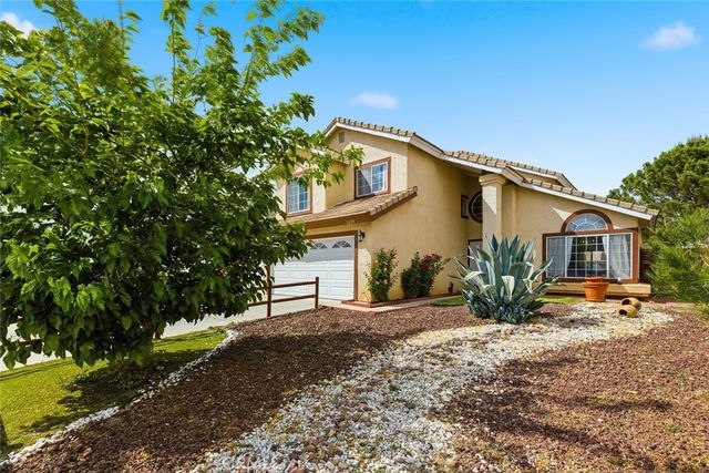 3329 Rollingridge Avenue, Palmdale, CA 93550