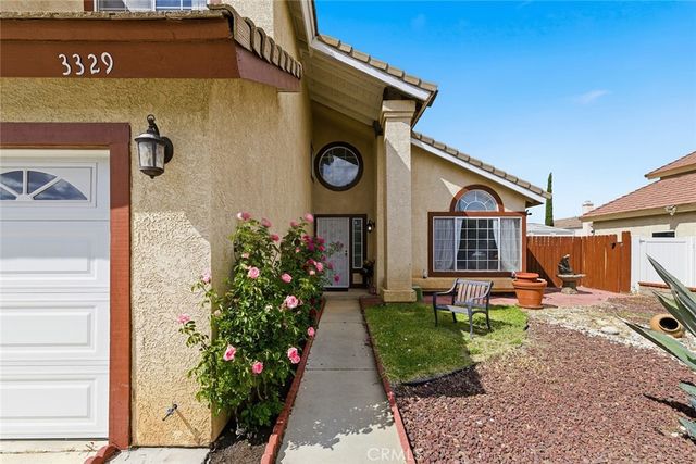 3329 Rollingridge Avenue, Palmdale, CA 93550