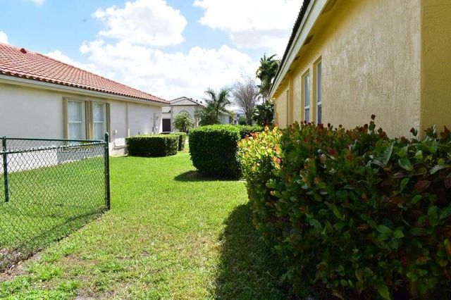 16319 SW 11th Street, Pembroke Pines, FL 33027