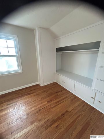 6006 Parker Street, Omaha, NE 68104