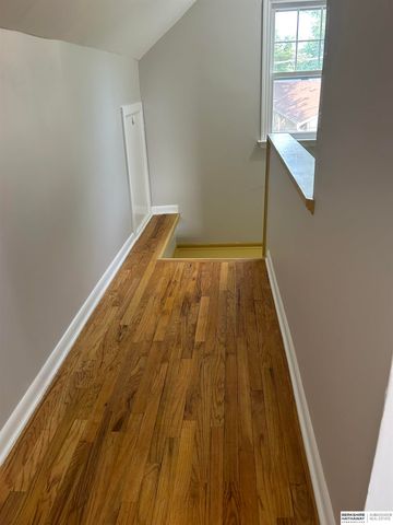 6006 Parker Street, Omaha, NE 68104