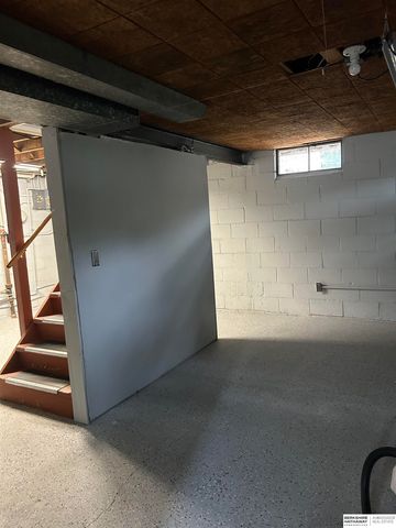 6006 Parker Street, Omaha, NE 68104