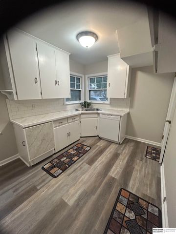 6006 Parker Street, Omaha, NE 68104