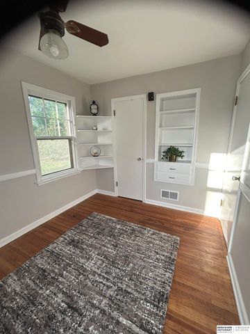 6006 Parker Street, Omaha, NE 68104